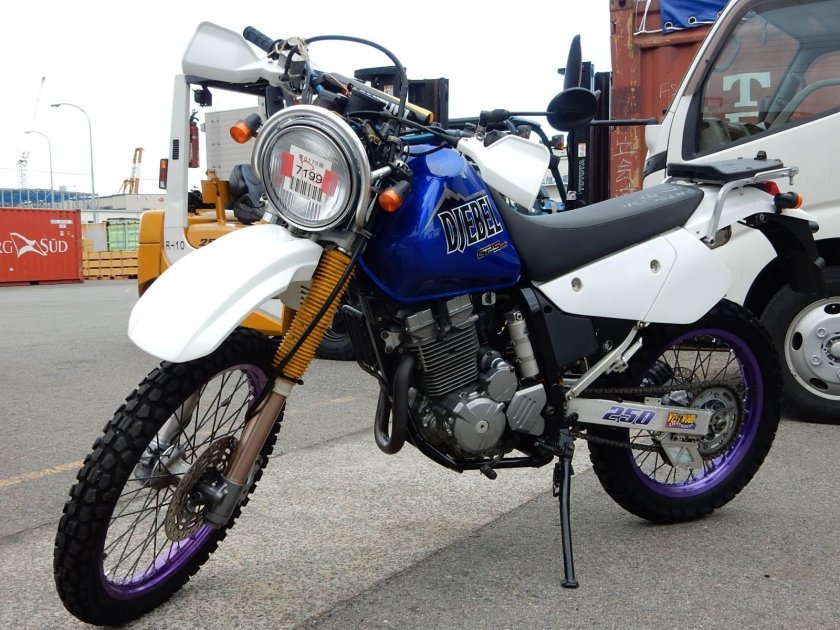 Сузуки dr250r