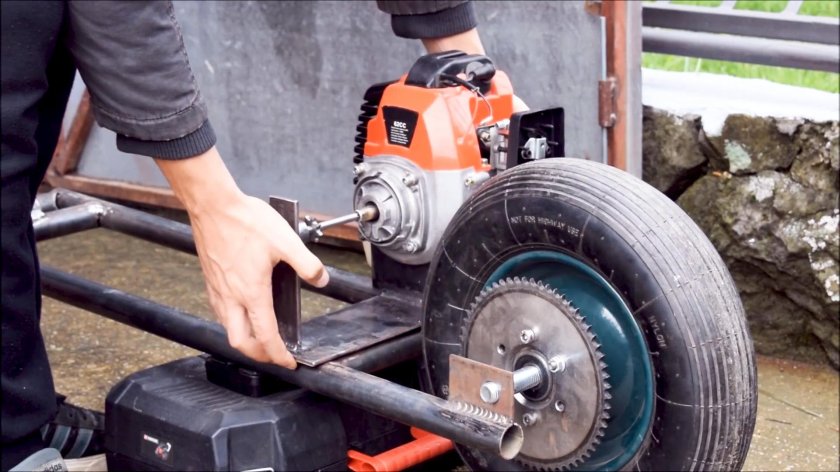 Двигатель от мотокосы на самокат