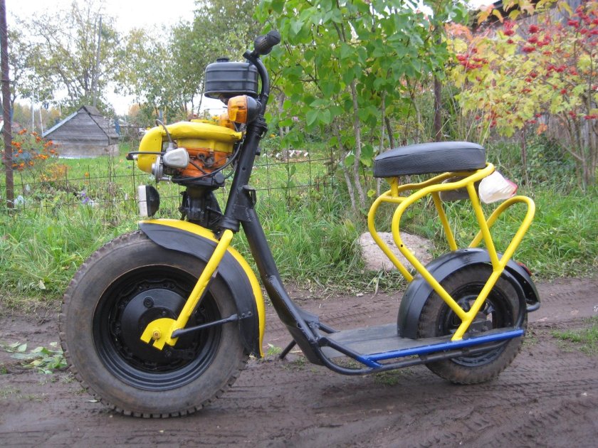 Мотосамокат из бензопилы Урал