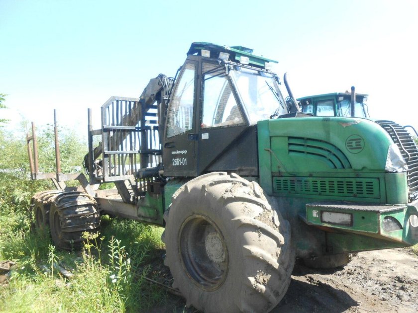 Форвардер Амкодор 2661