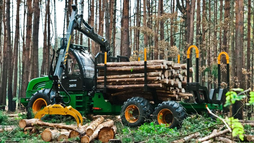 Форвардер Амкодор 2661-01