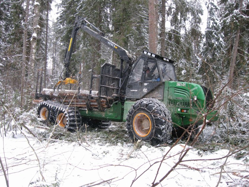 Форвардер Амкодор 2661