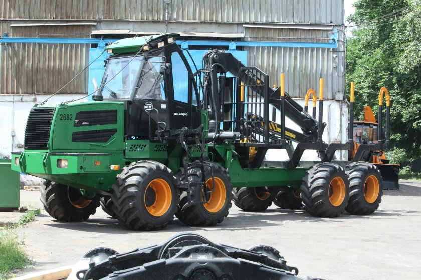 Амкодор 2682-01