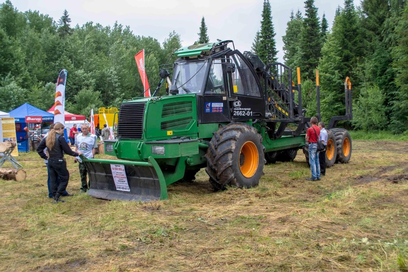 Техникой для лесного хозяйства Амкодор