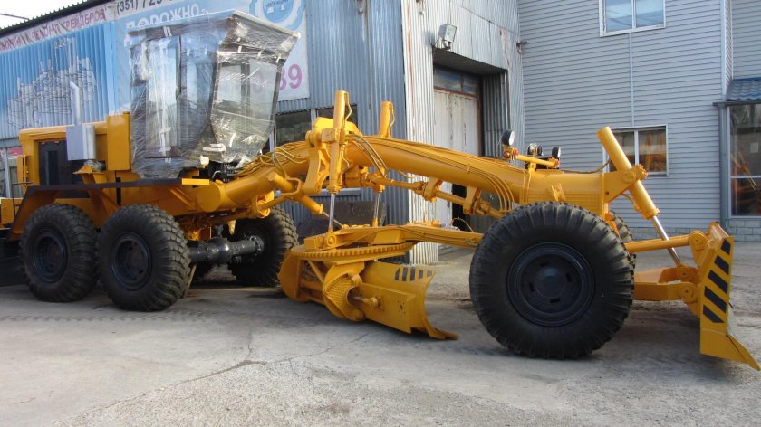 Автогрейдер ЧСДМ ДЗ-98в