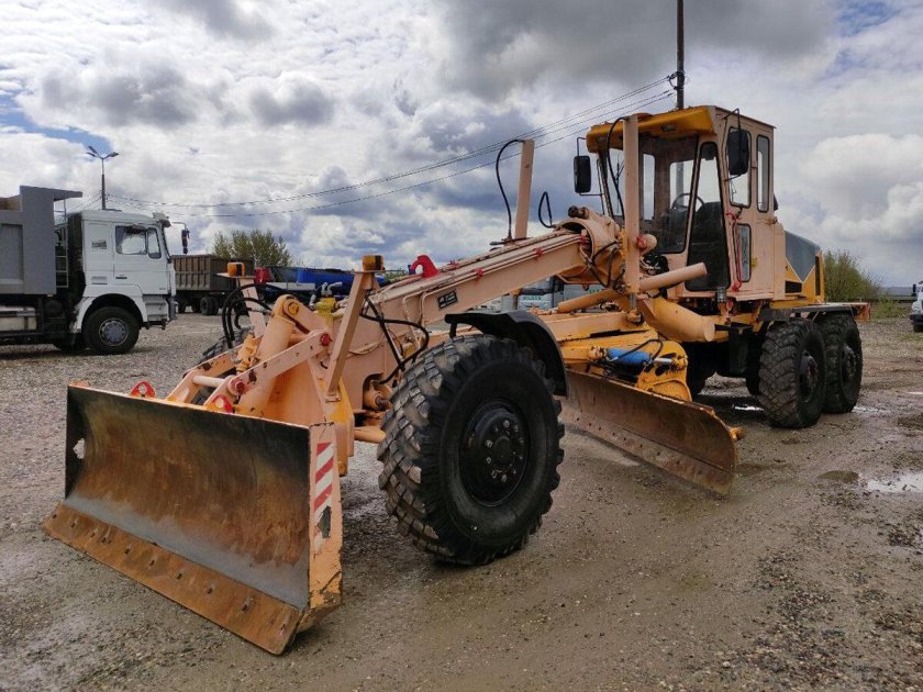 Автогрейдер ДЗ-122б-7