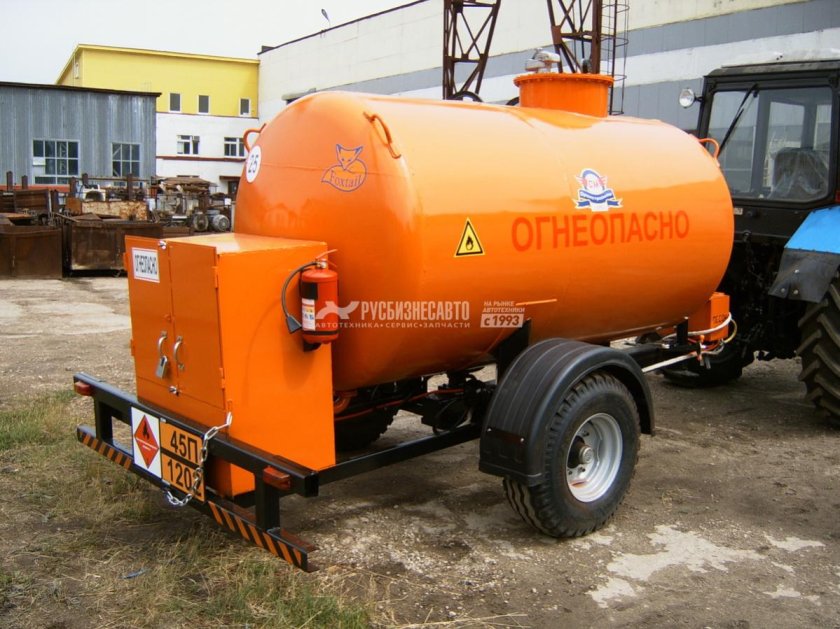Топливозаправщик полуприцепной ТЗ-4,2