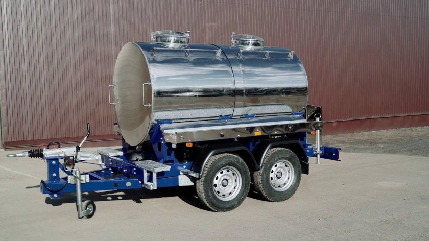 Прицеп-цистерна 2300 литров
