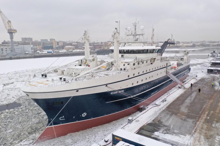 Рыболовный траулер "механик Маслак"