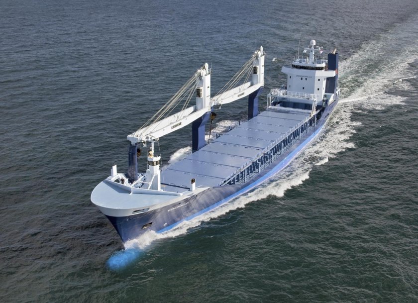 Хеви лифтер судно