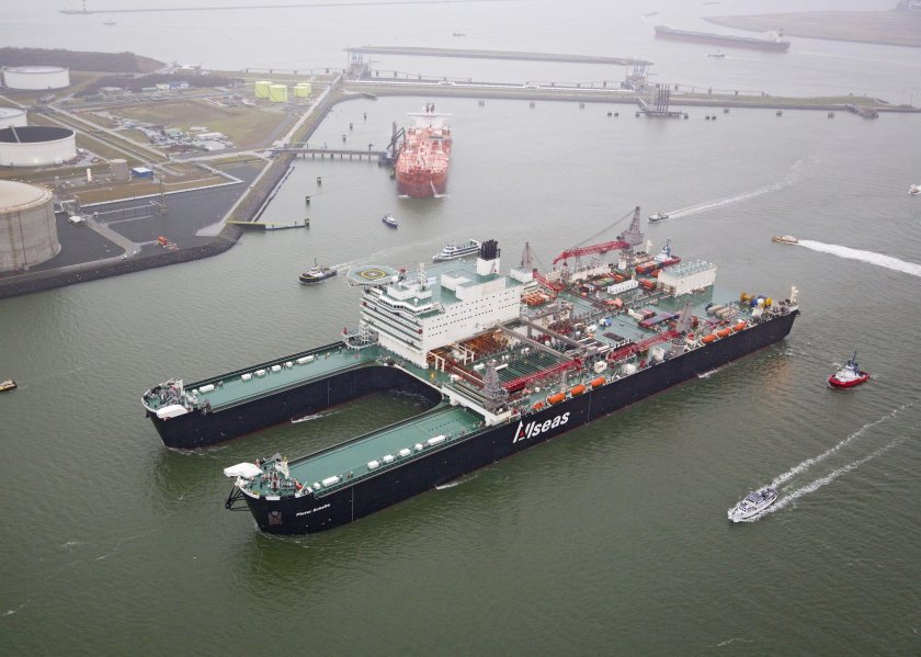 Allseas трубоукладчик Spirit