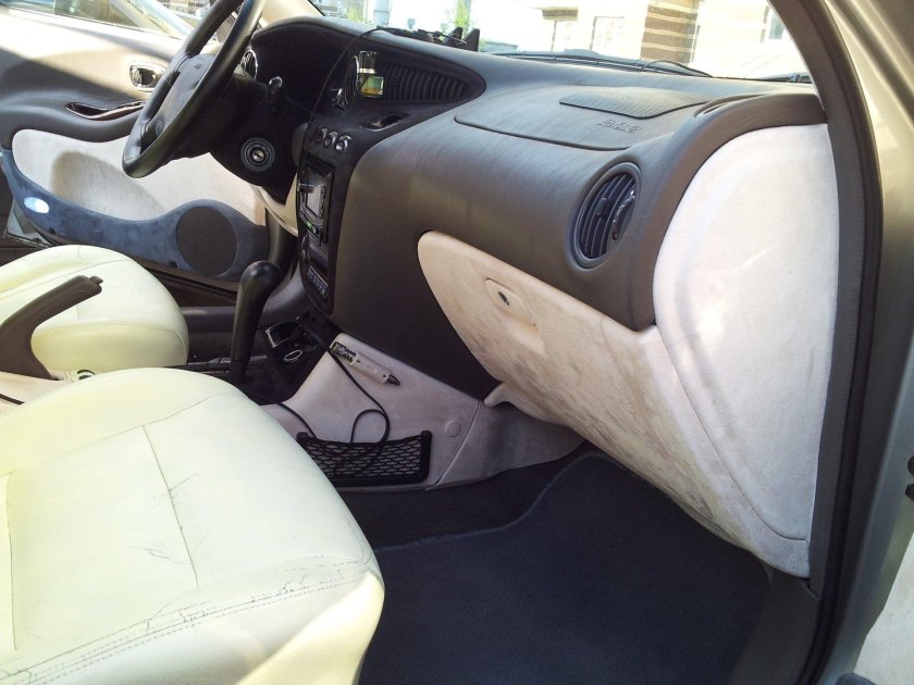 Бежевый салон Дэу Нексия