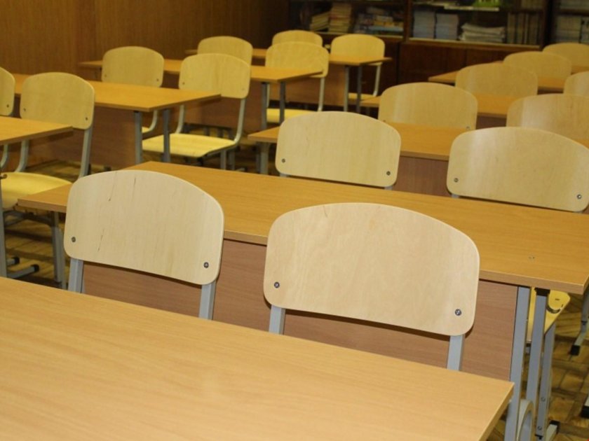 Парты в школе
