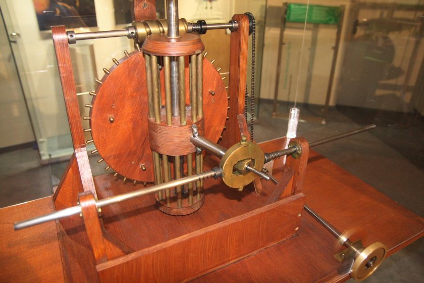 Вечный двигатель Леонардо да Винчи