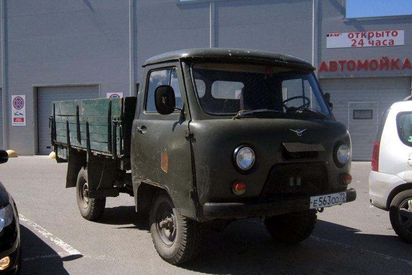 УАЗ 3303 бортовой грузовик