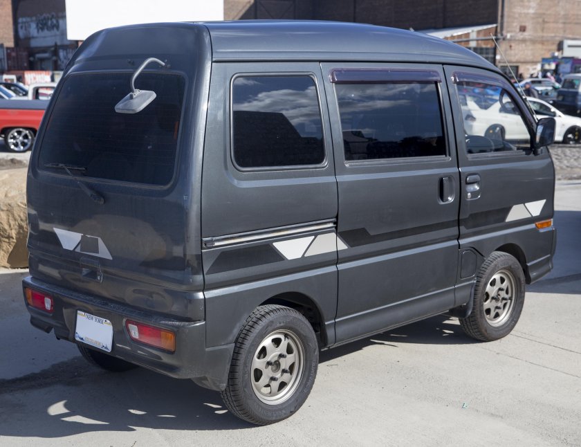 Митсубиси Браво