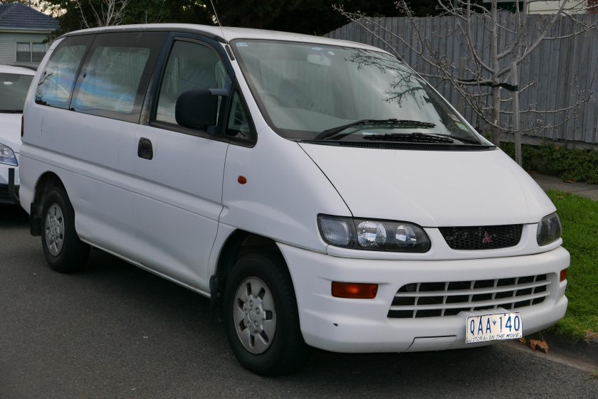 Mitsubishi van 1999