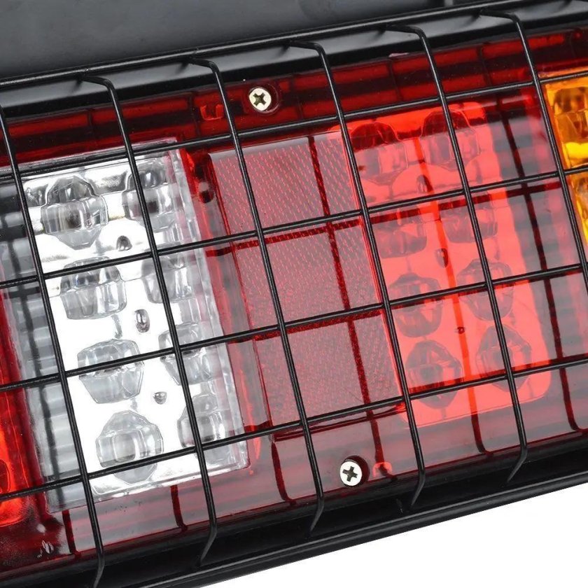 Защитные решетки на задние фонари КАМАЗ