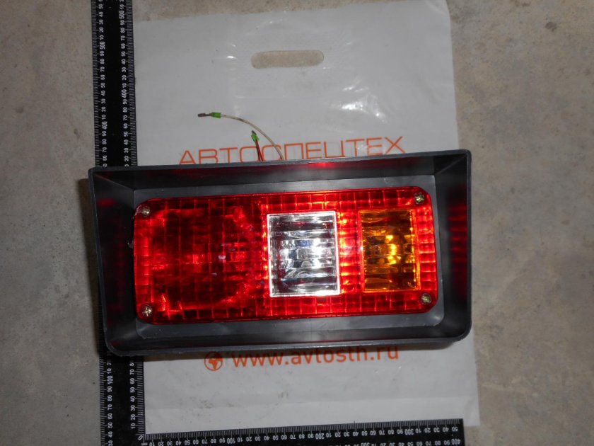 Фонарь задний левый xh8-2l2 XCMG zl30g/zl50g/lw300f/lw500f 803502412//803502476 -1