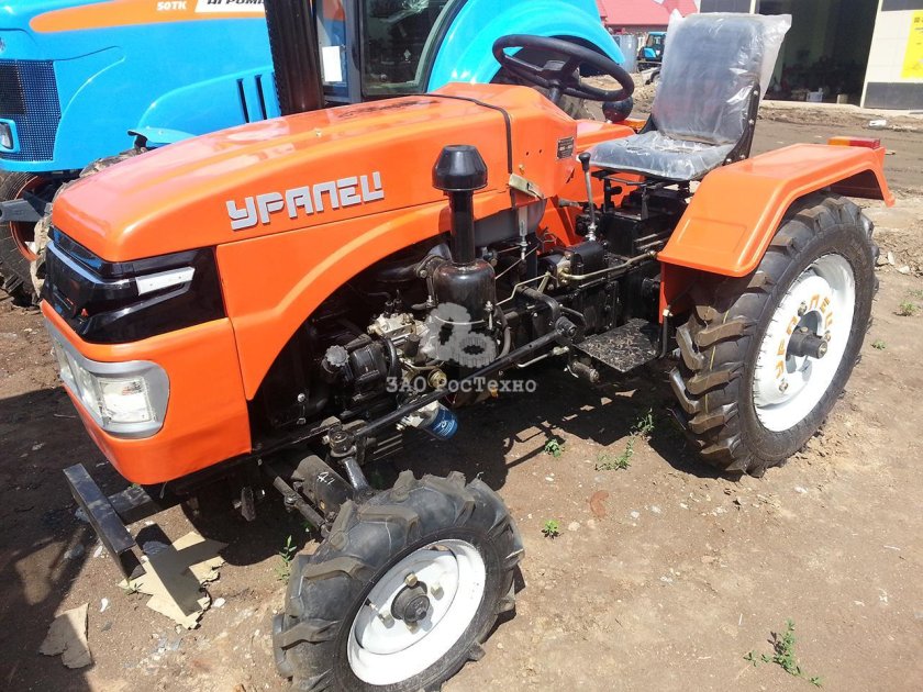 Трактор Уралец 220