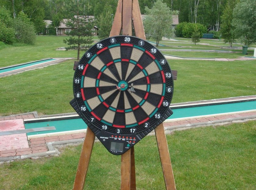 Уличный дартс