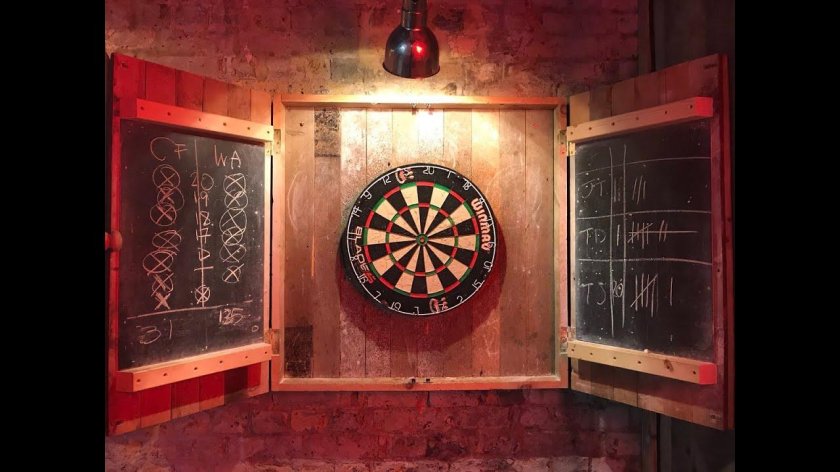Дартс в пабе