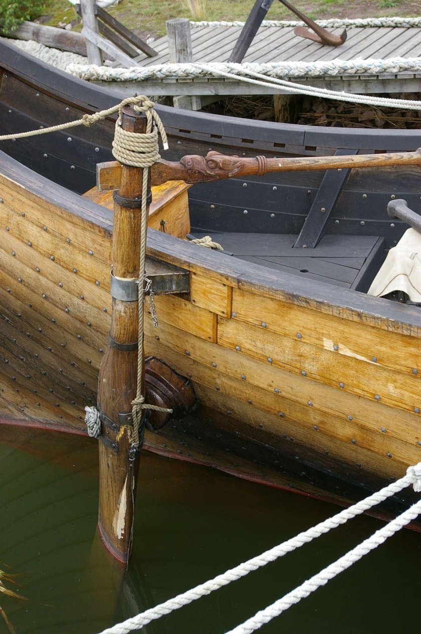 Лодка долбленка