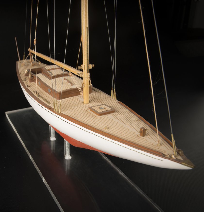 Подставка для яхты