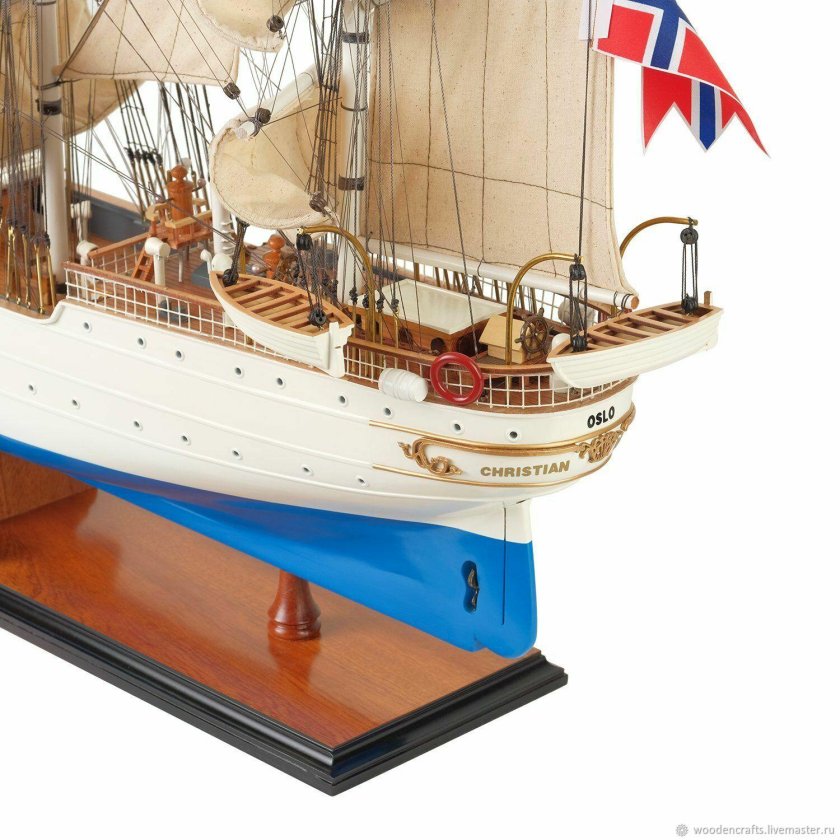 Деревянный корабль