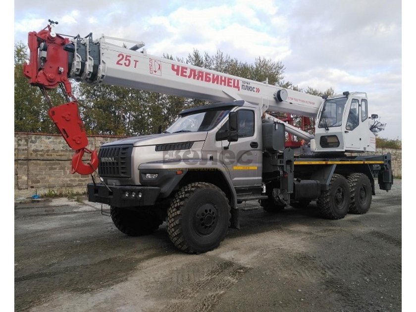 Автокран Челябинец 25 тонн на базе Урал Некст
