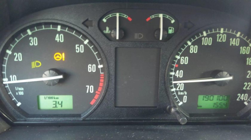 Приборная панель Шкода Фабия 1