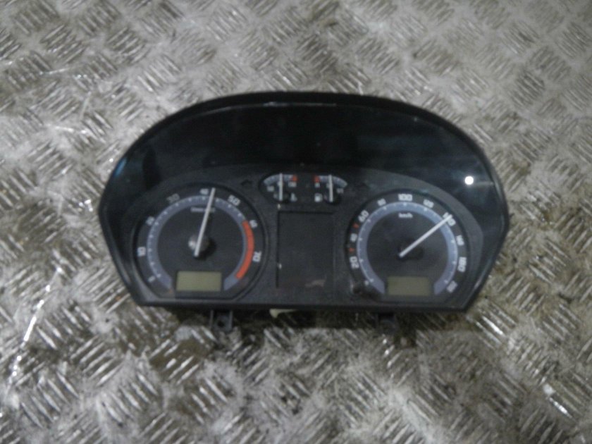 Приборная панель Шкода Фабия