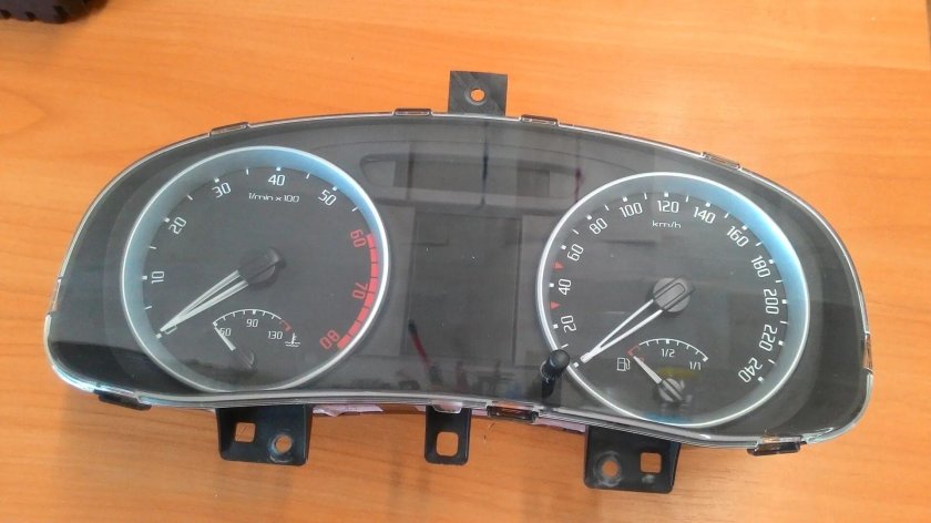 Skoda Fabia 2 приборная панель