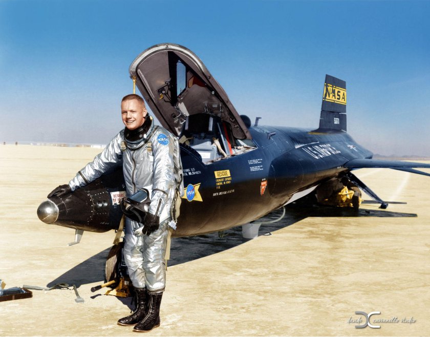 Нил О́лден А́рмстронг