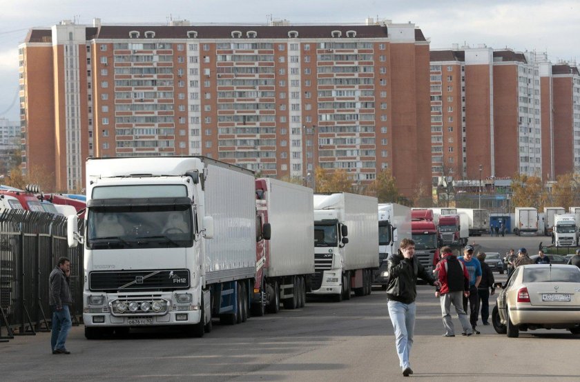 Стоянка грузовиков