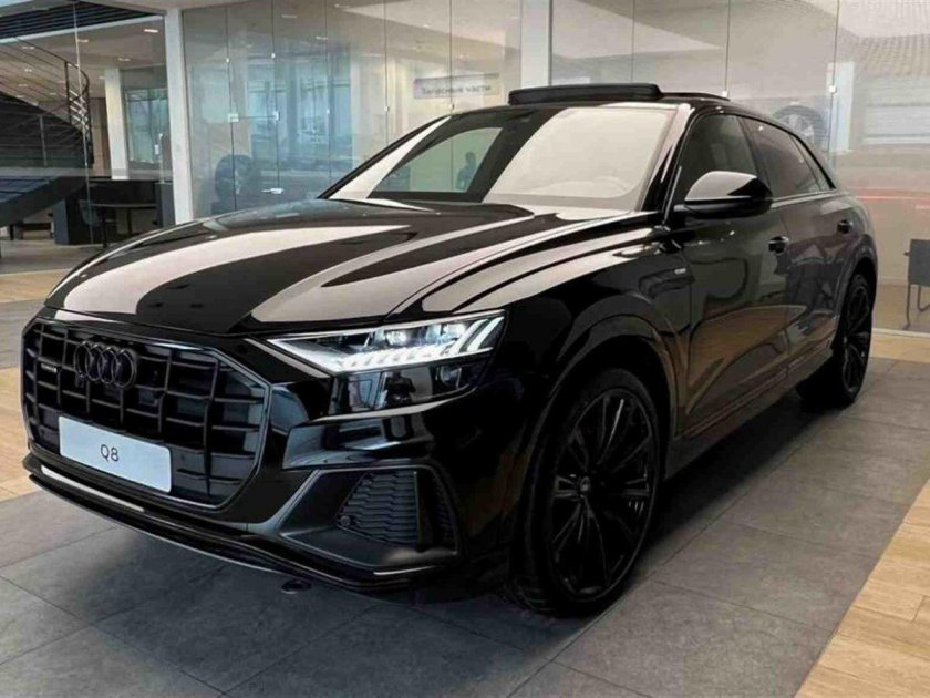 Audi q8 Black