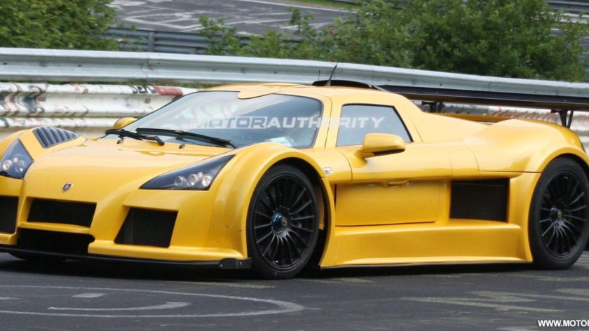 Gumpert Apollo s Police