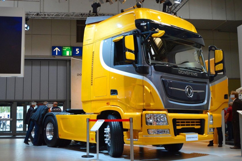 Донг Фенг грузовик тягач