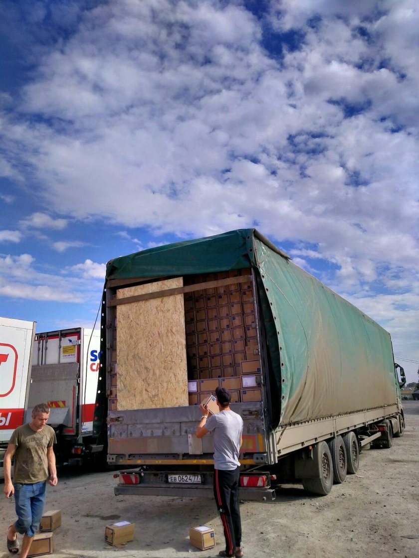 Разгрузка фуры вручную