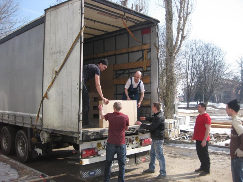 Разгрузка фуры