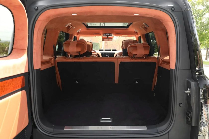 BYD Yangwang u8 внутри