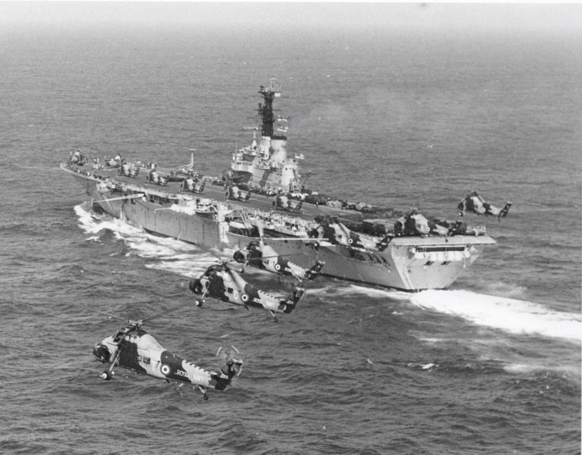 Десантные вертолётоносцы типа «Иводзима»