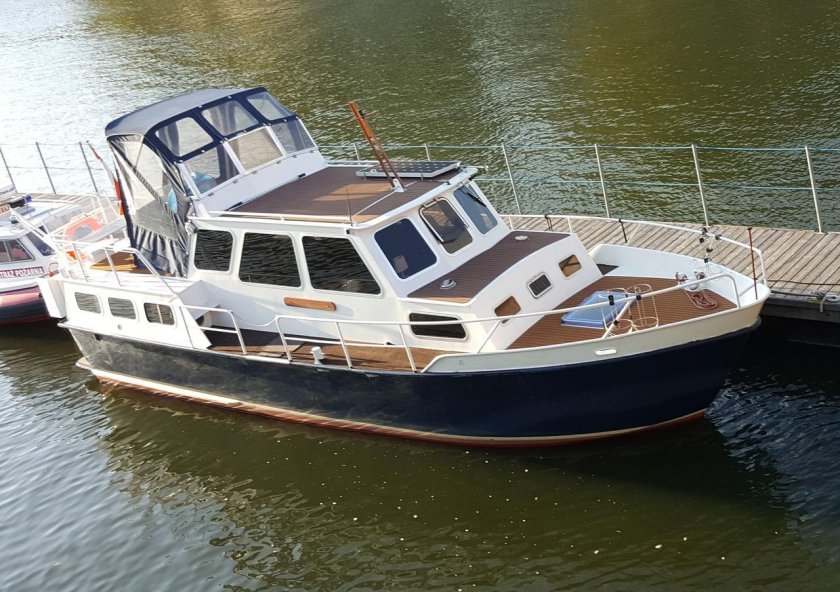 Катер Адмирал 760 каютный