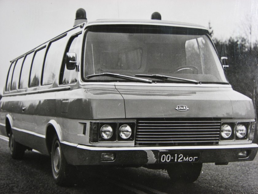 ЗИЛ-118 Юность