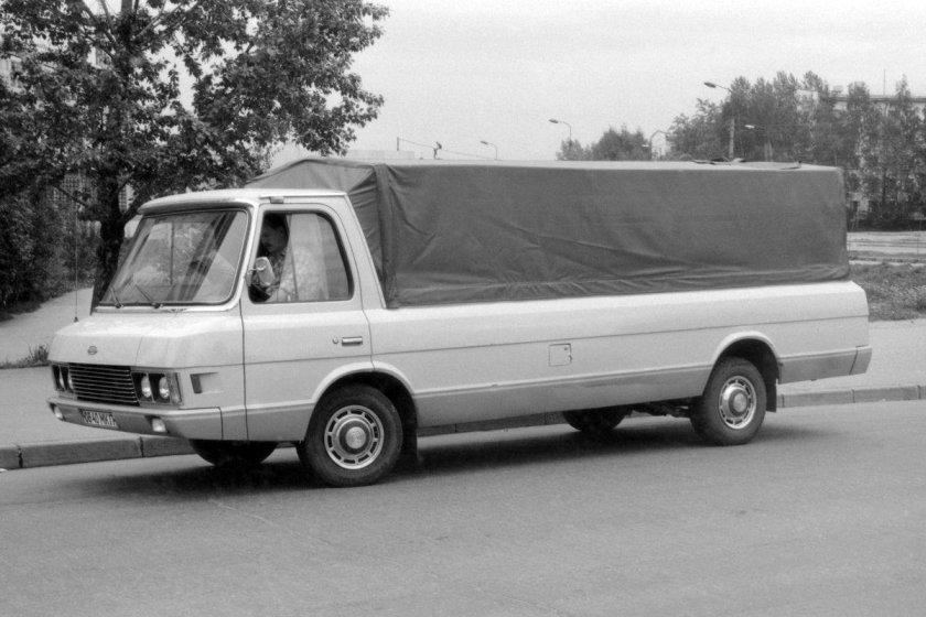 ЗИЛ 119 Юность