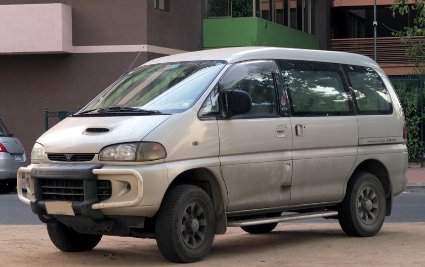 Mitsubishi Silver Motors avto Grands