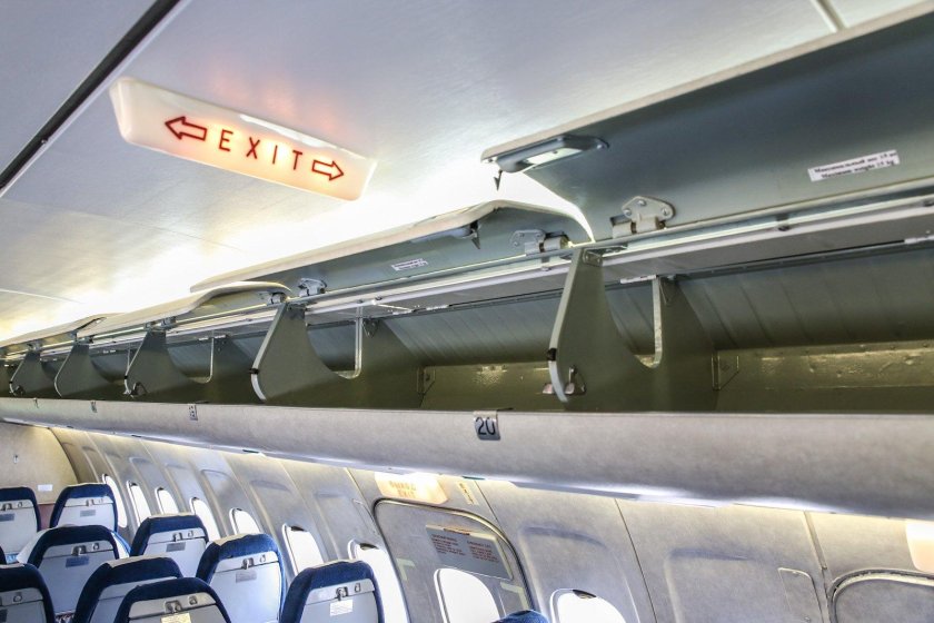Багажная полка Boeing 737