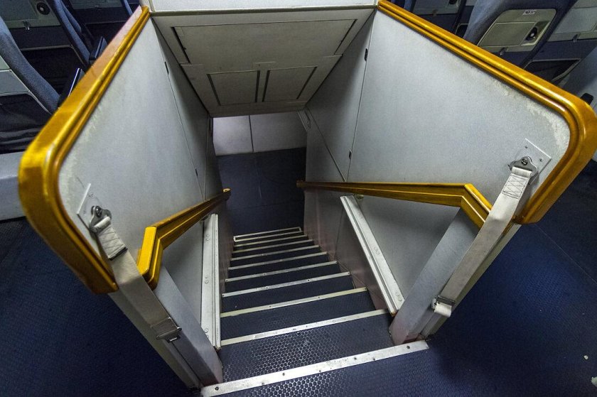 Салон самолета ил 86