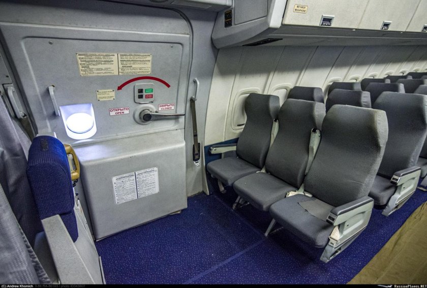 Места у аварийного выхода