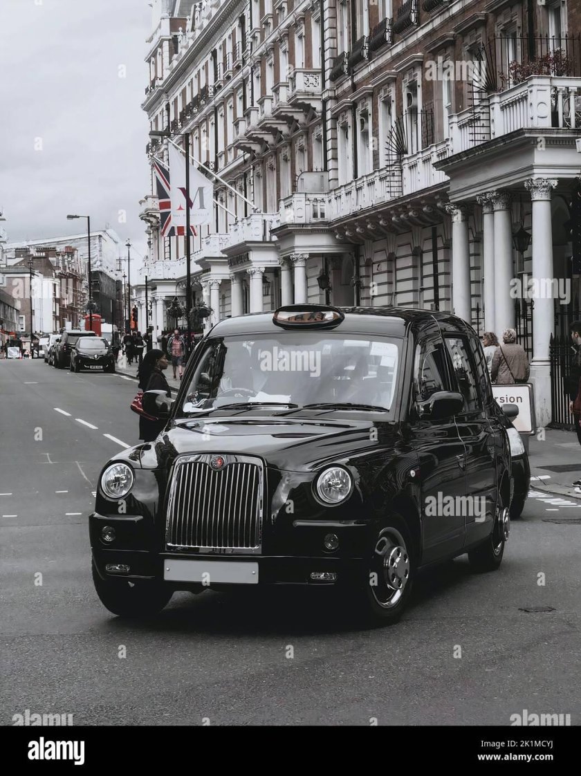 Черные кэбы в Лондоне